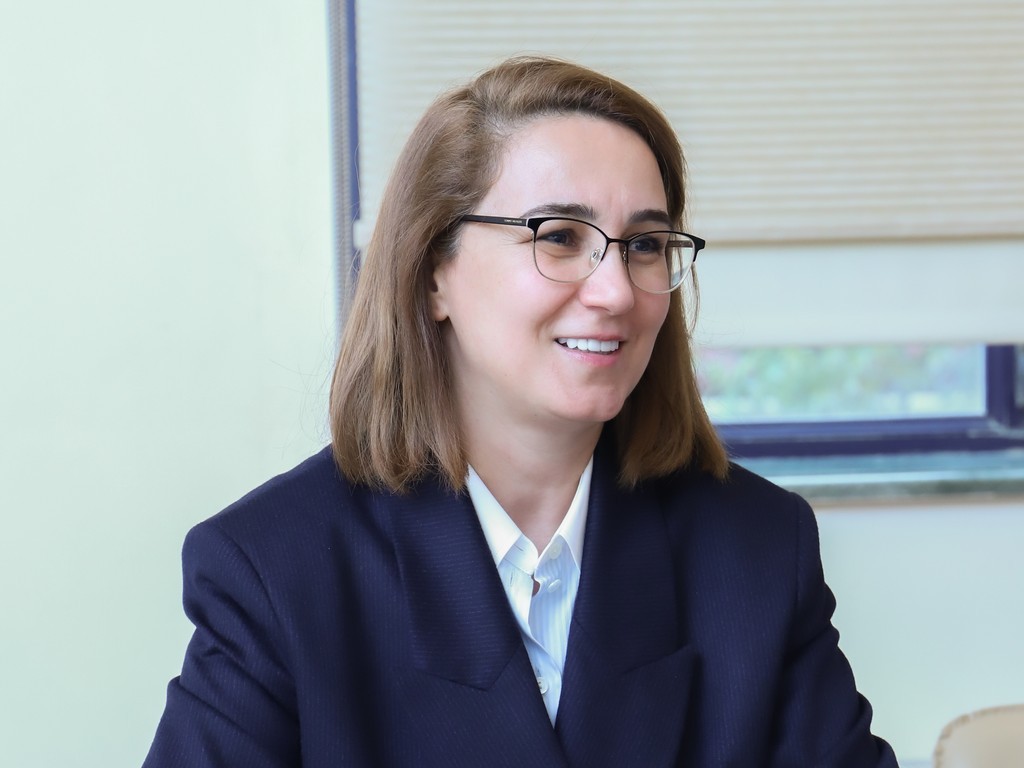 Fudan University Delegation Visits Khazar University